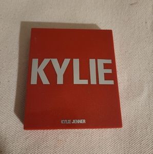 Kylie blush and highlighter combo.